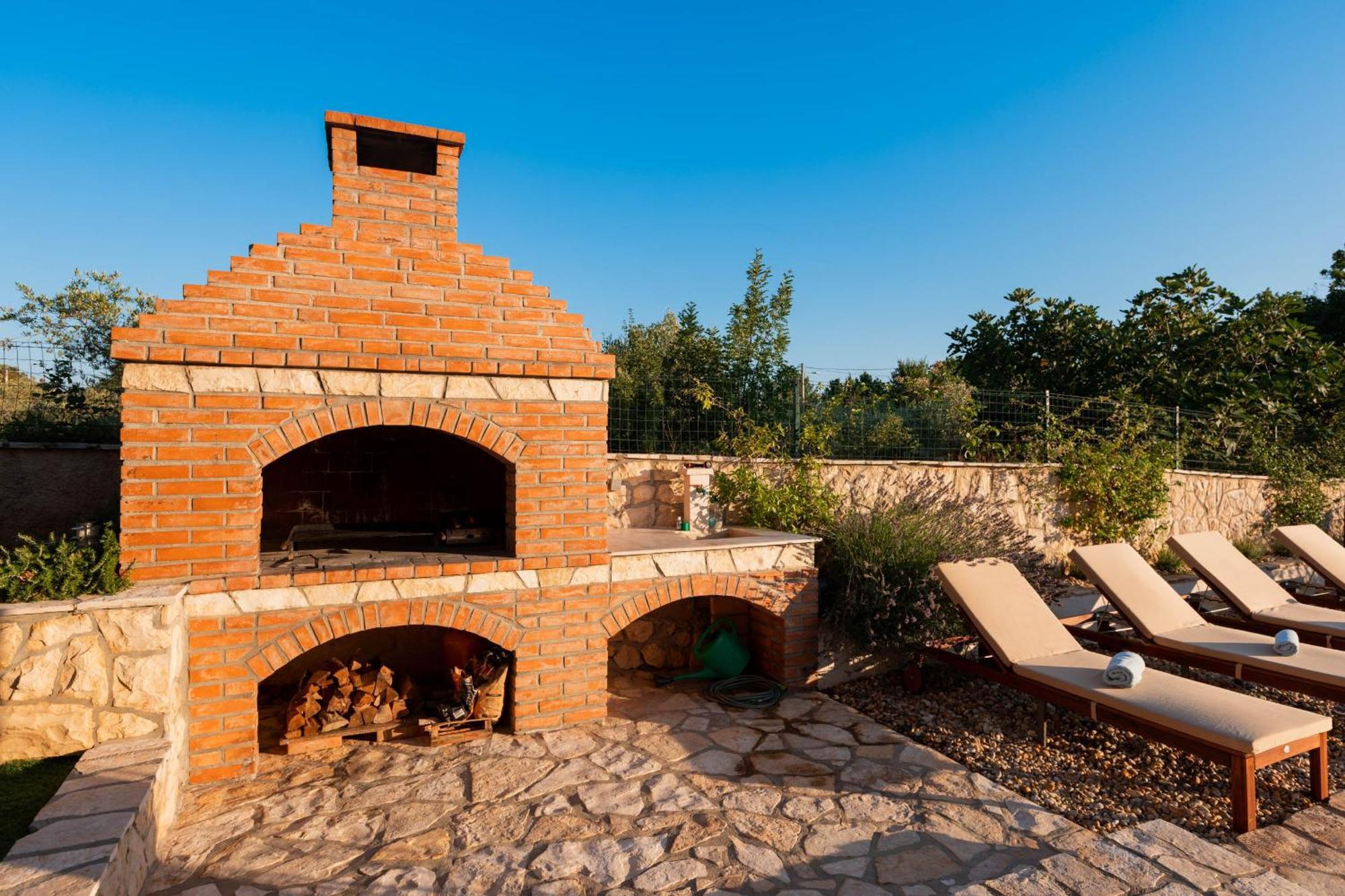 Villa Sara - Perfect Family Holiday Brzac Экстерьер фото