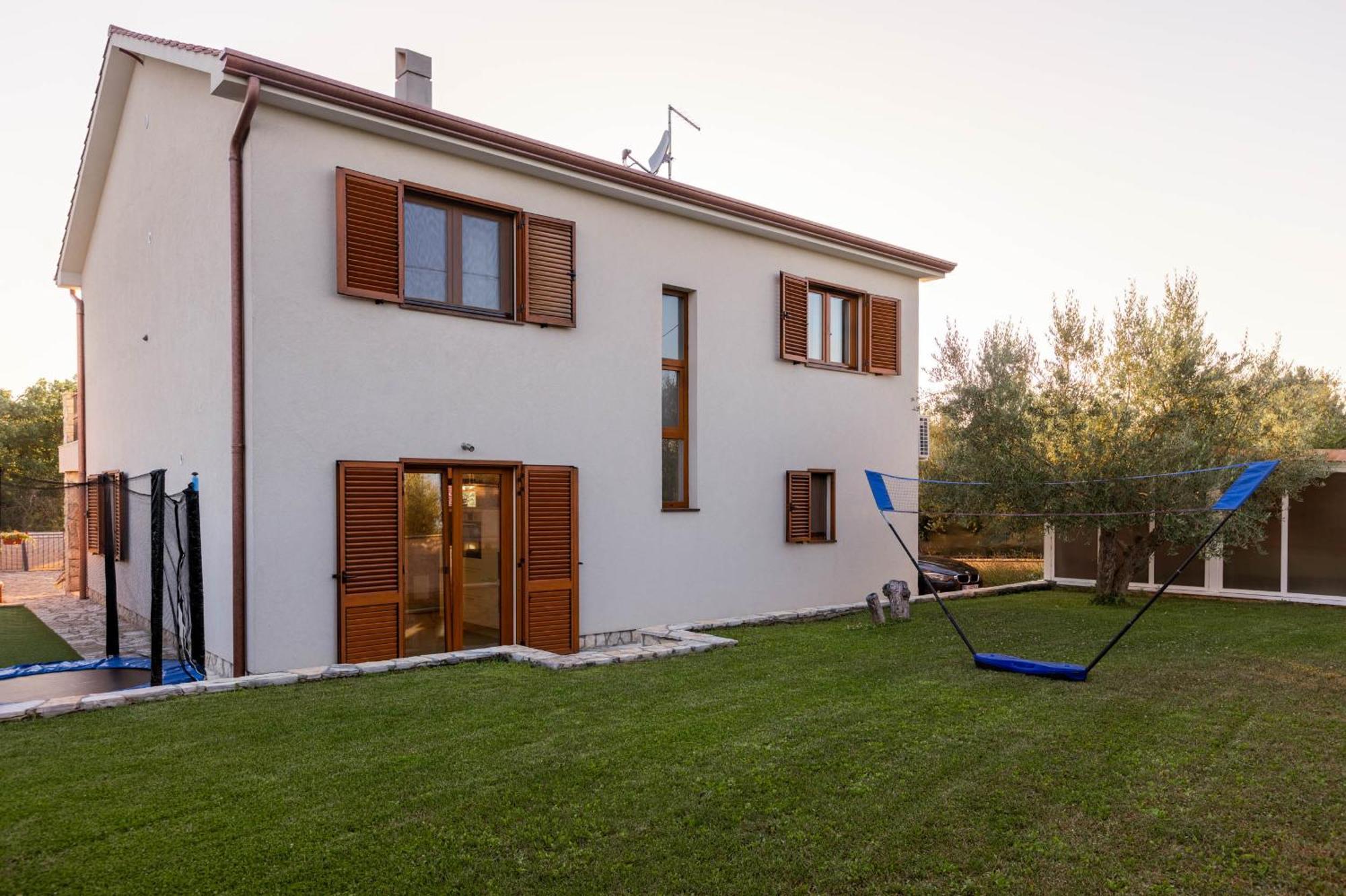 Villa Sara - Perfect Family Holiday Brzac Экстерьер фото