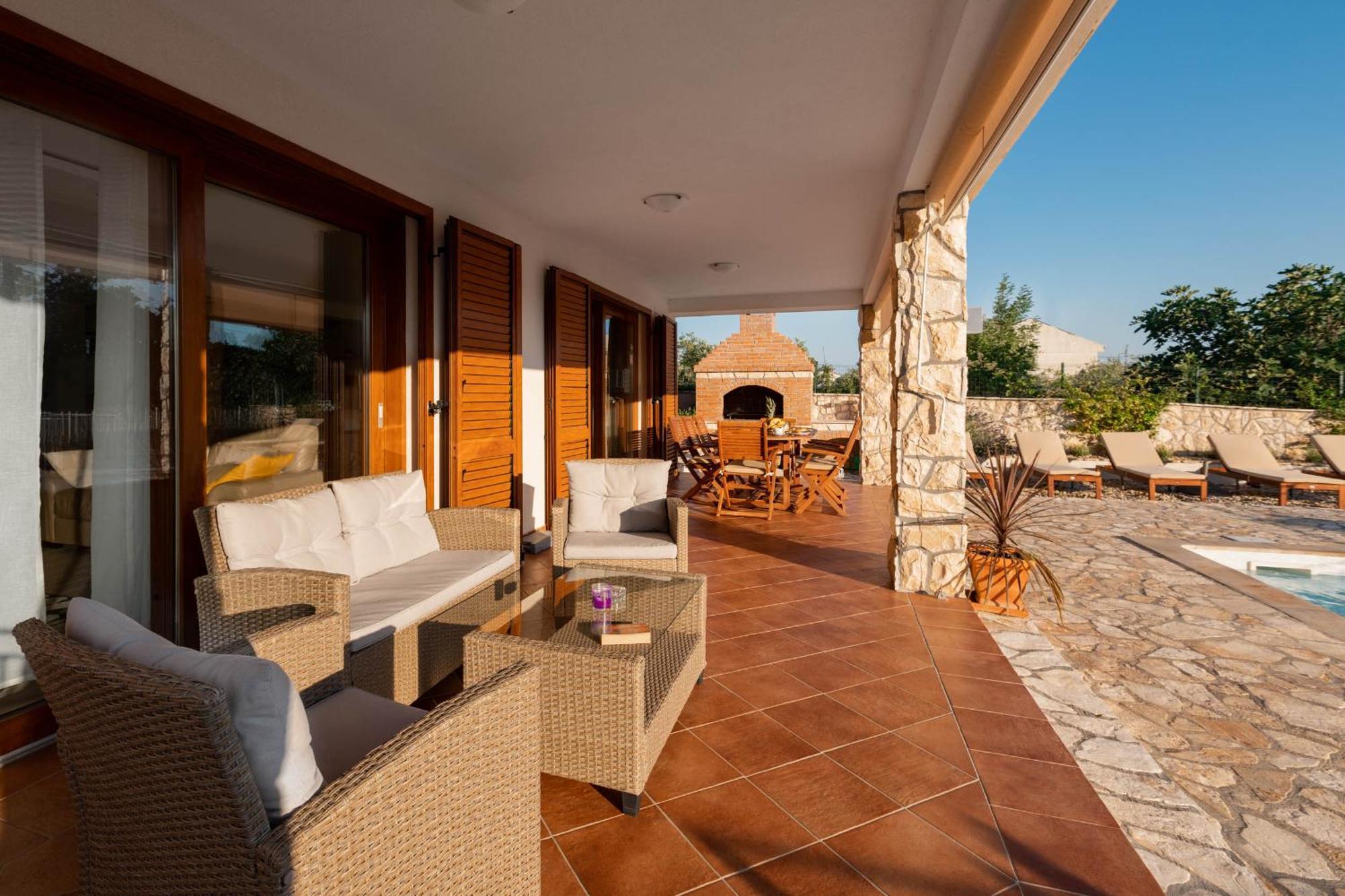 Villa Sara - Perfect Family Holiday Brzac Экстерьер фото