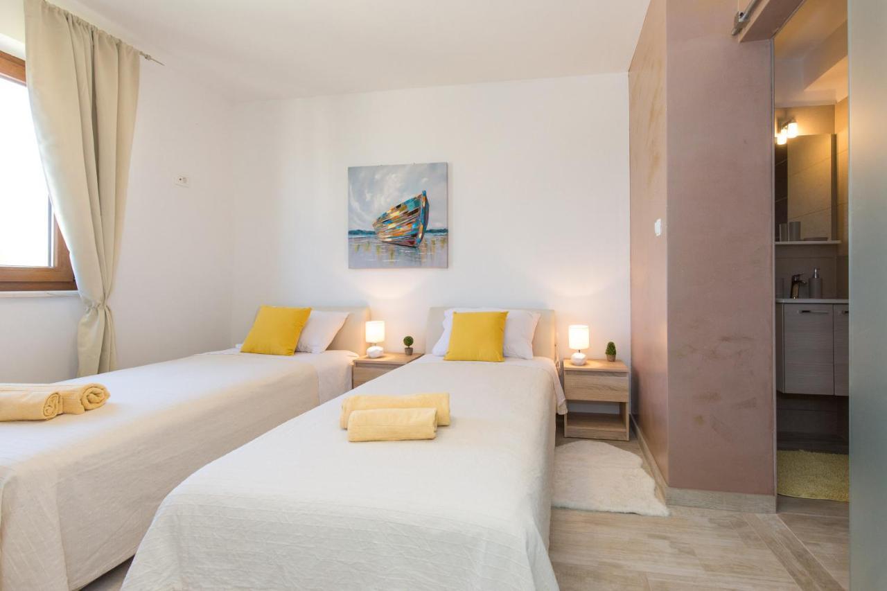 Villa Sara - Perfect Family Holiday Brzac Экстерьер фото