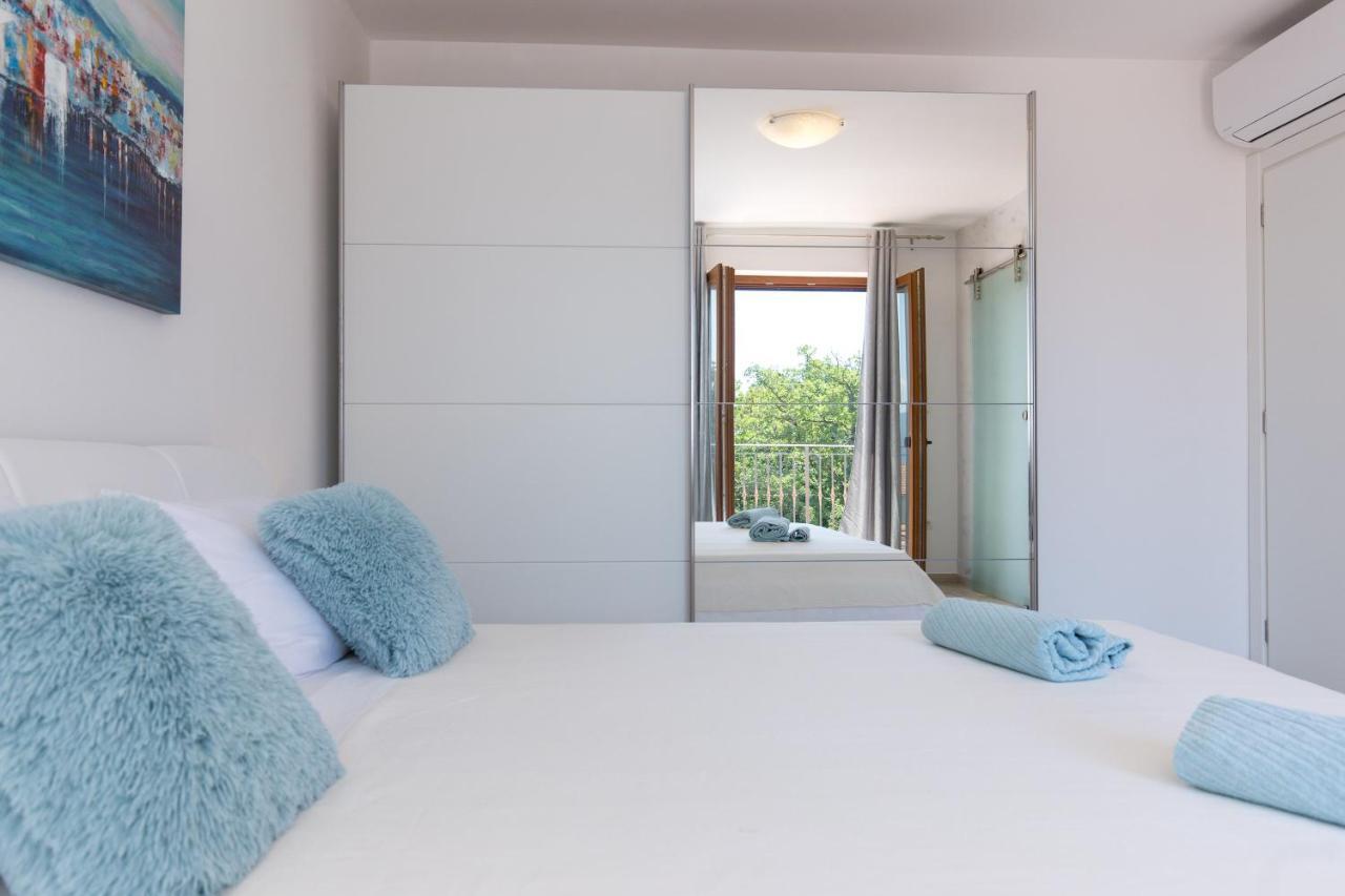 Villa Sara - Perfect Family Holiday Brzac Экстерьер фото